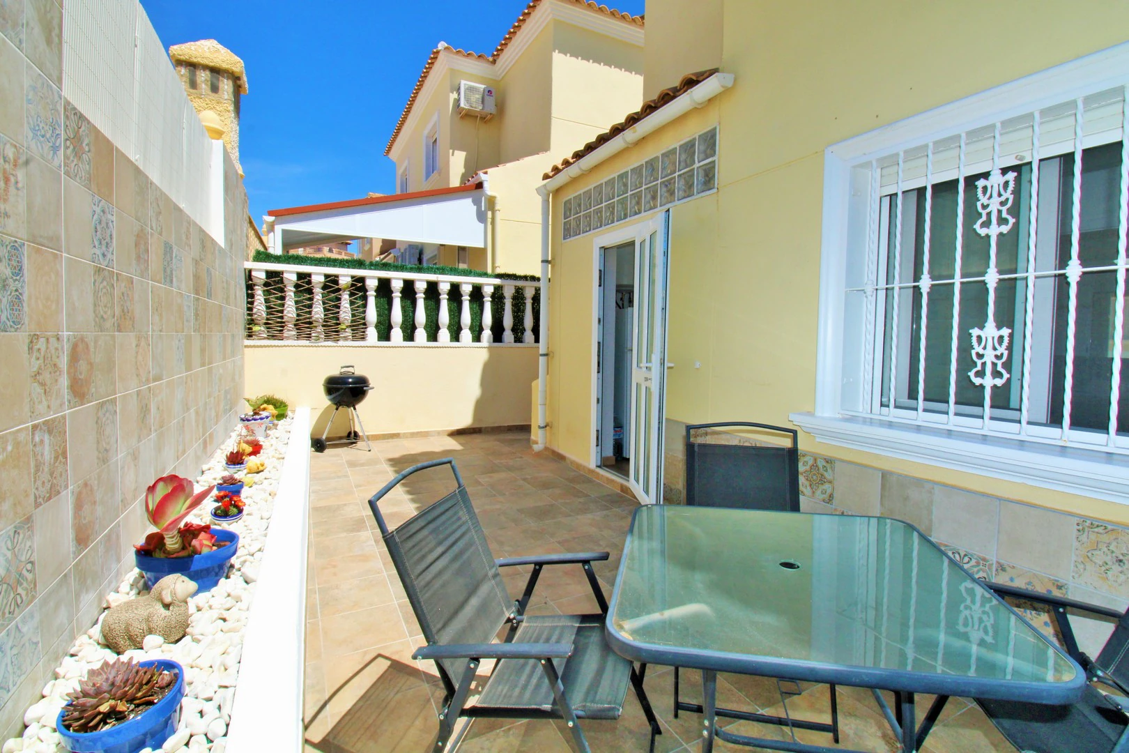 Terraced house for sale in Villamartin