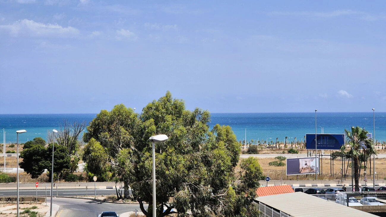 Platt till försäljning i Playa Flamenca