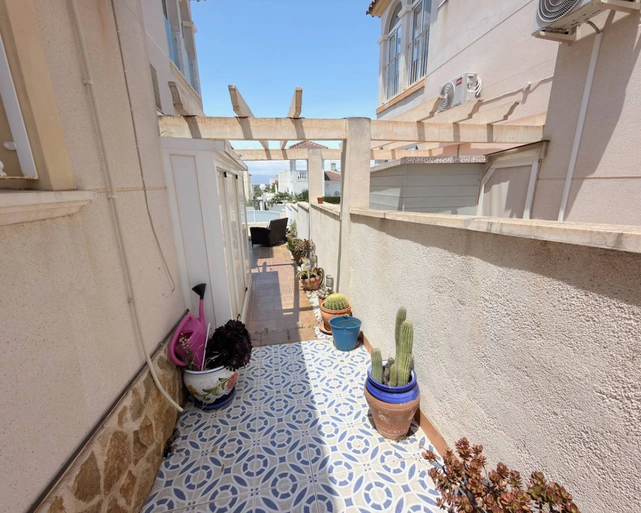 Villa for sale in Rojales