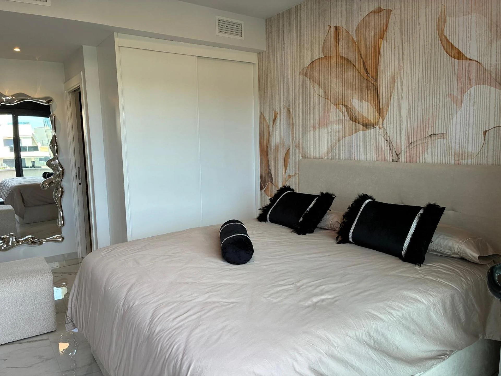 Penthouse for sale in Los Altos