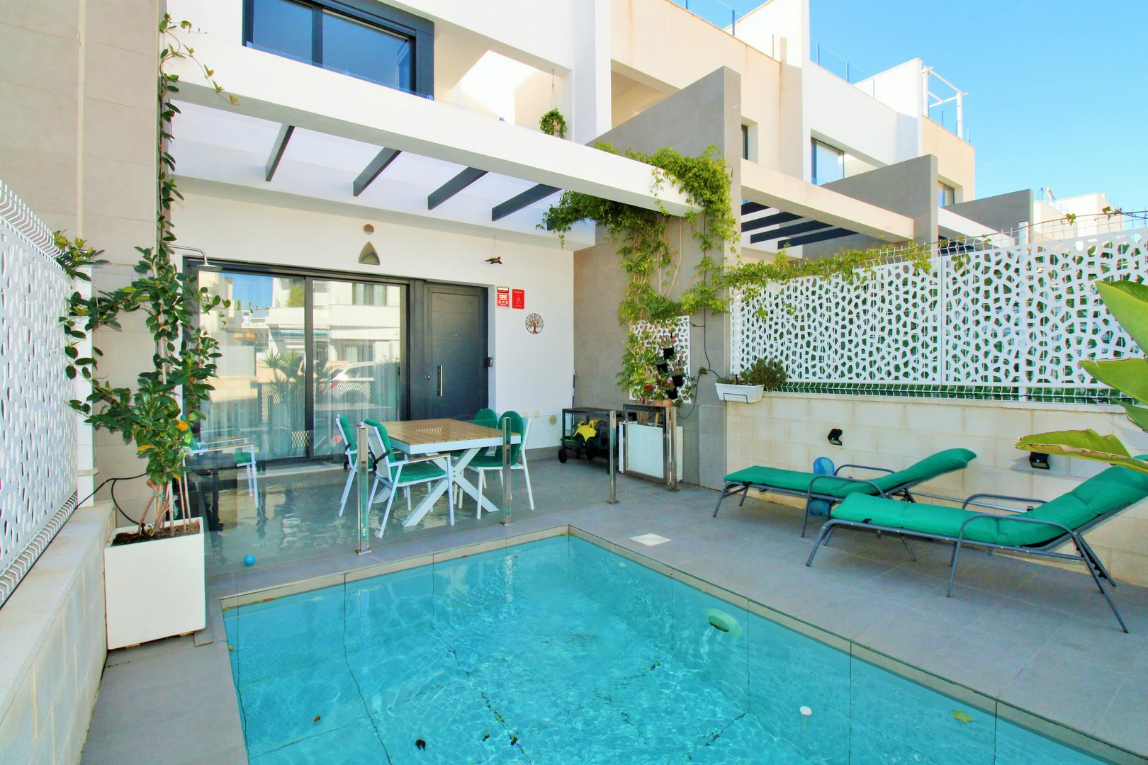 Terraced house for sale in Villamartin