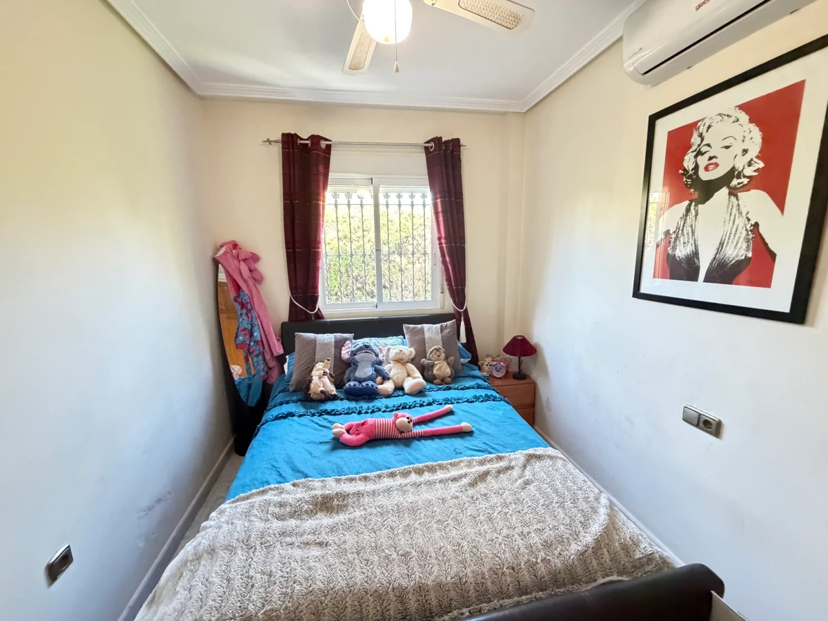 Villa for sale in Villamartin