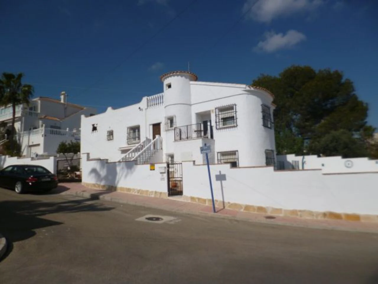 Villa for sale in Villamartin