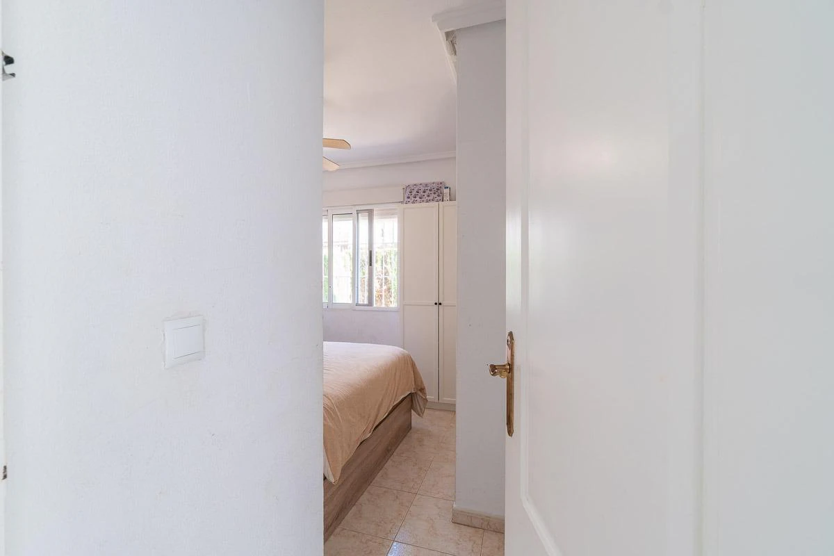 Semi te verkoop in Orihuela Costa