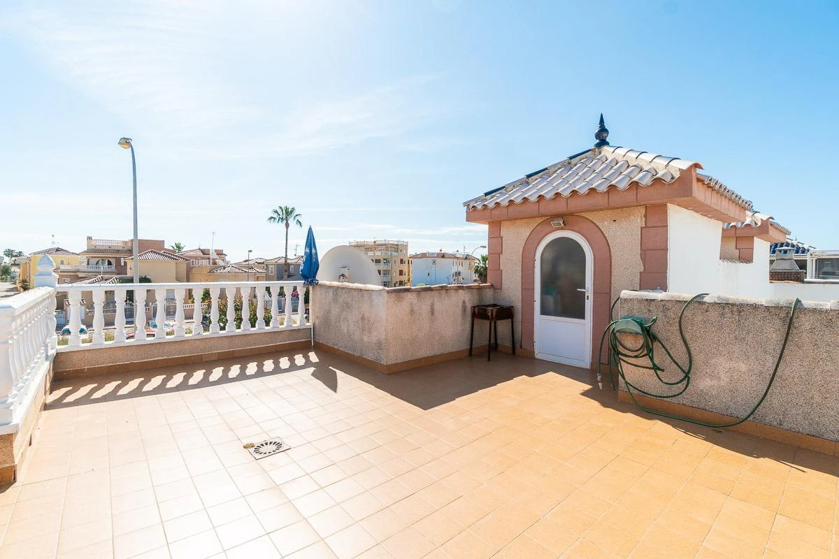 Semi te verkoop in Orihuela Costa