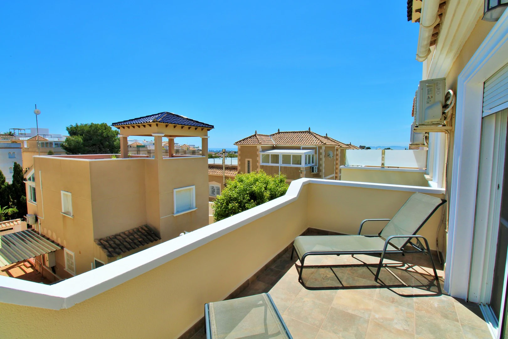 Terraced house for sale in Villamartin