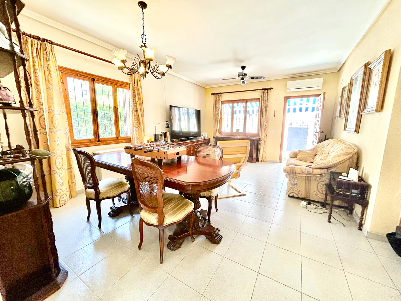 Villa for sale in La Zenia