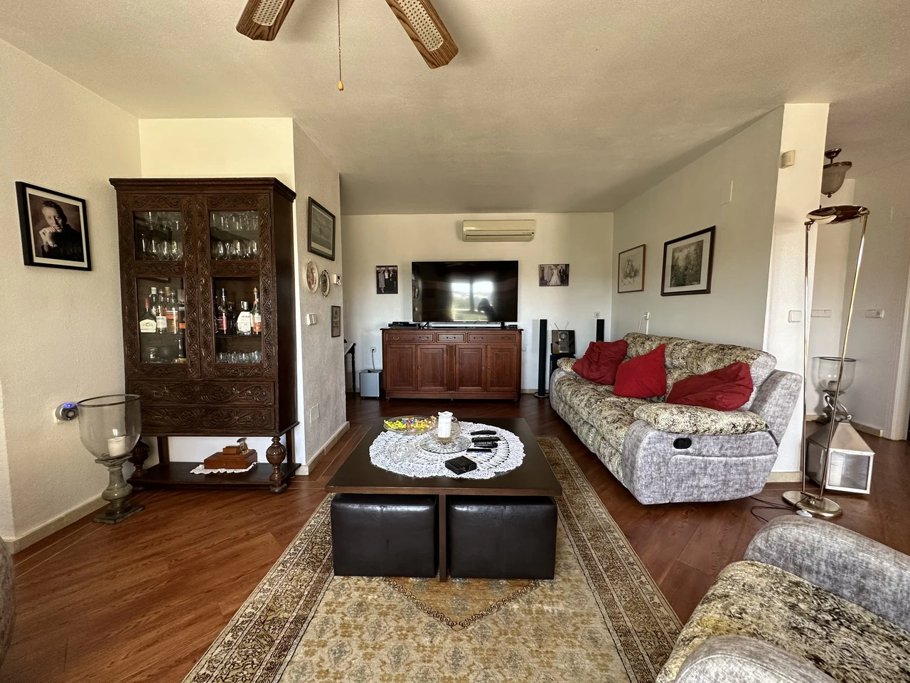 Villa for sale in Villamartin