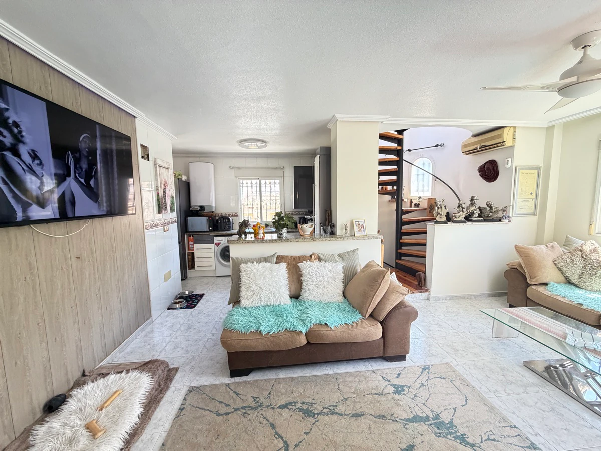 Villa for sale in Villamartin