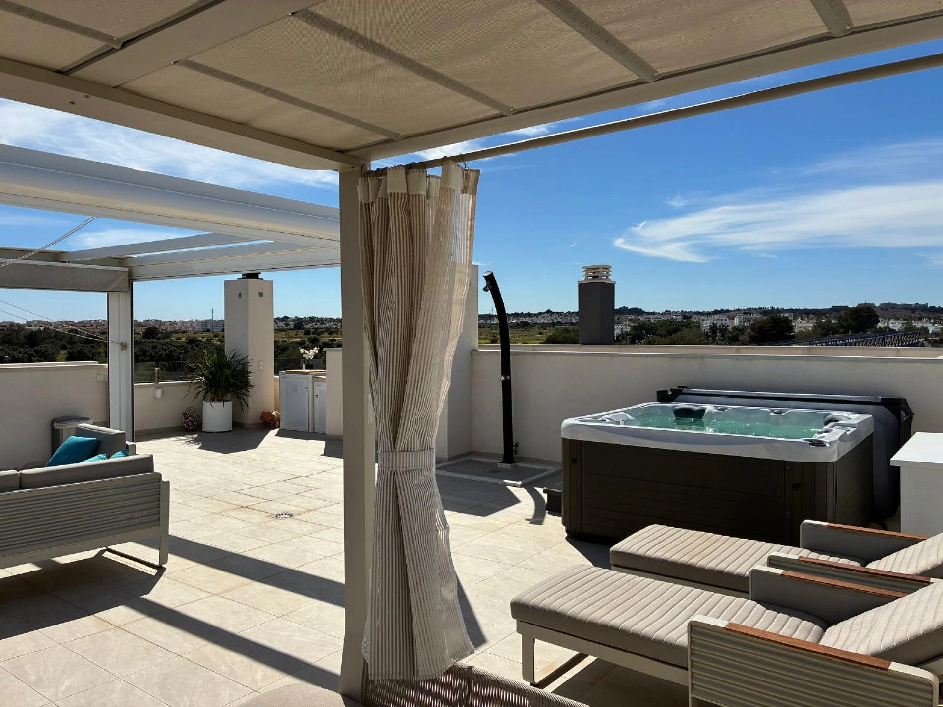 Penthouse for sale in Los Altos
