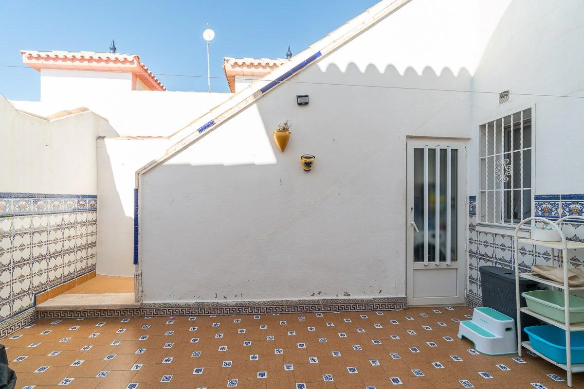 Semi te verkoop in Orihuela Costa