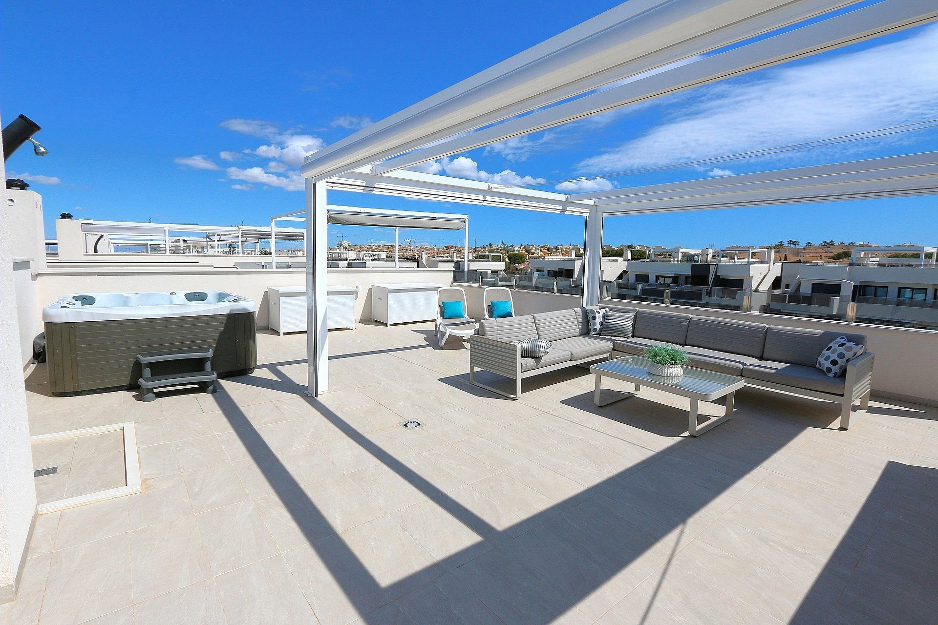 Penthouse for sale in Los Altos
