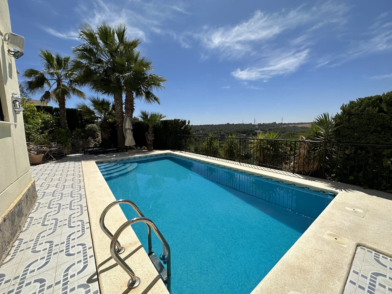 Villa for sale in Villamartin