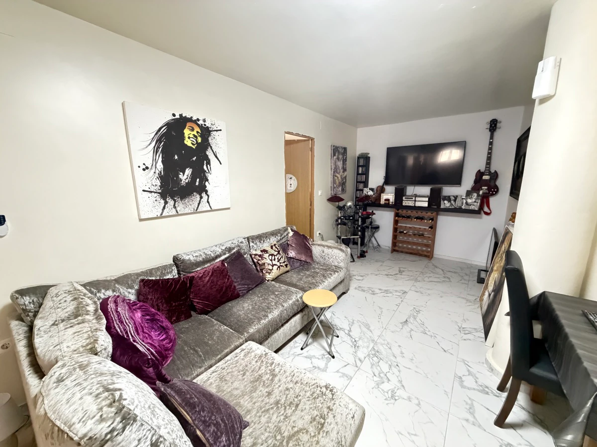Villa for sale in Villamartin