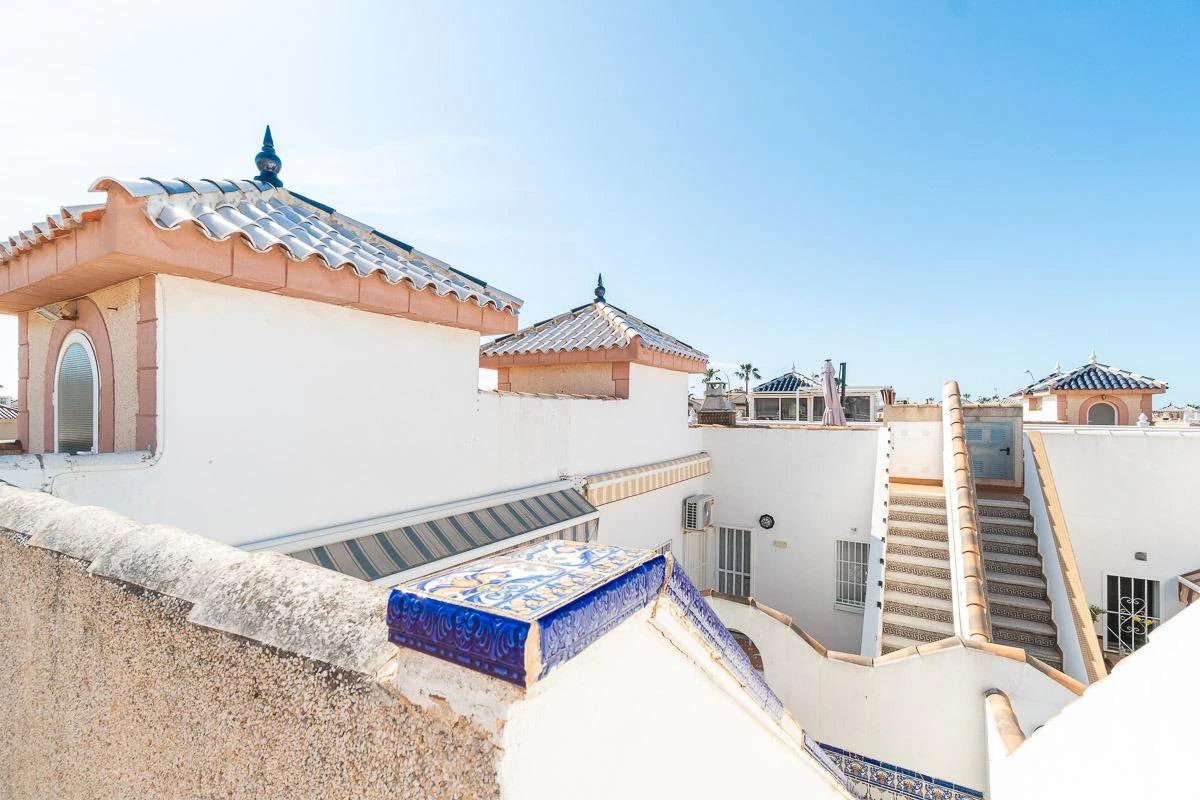 Semi te verkoop in Orihuela Costa