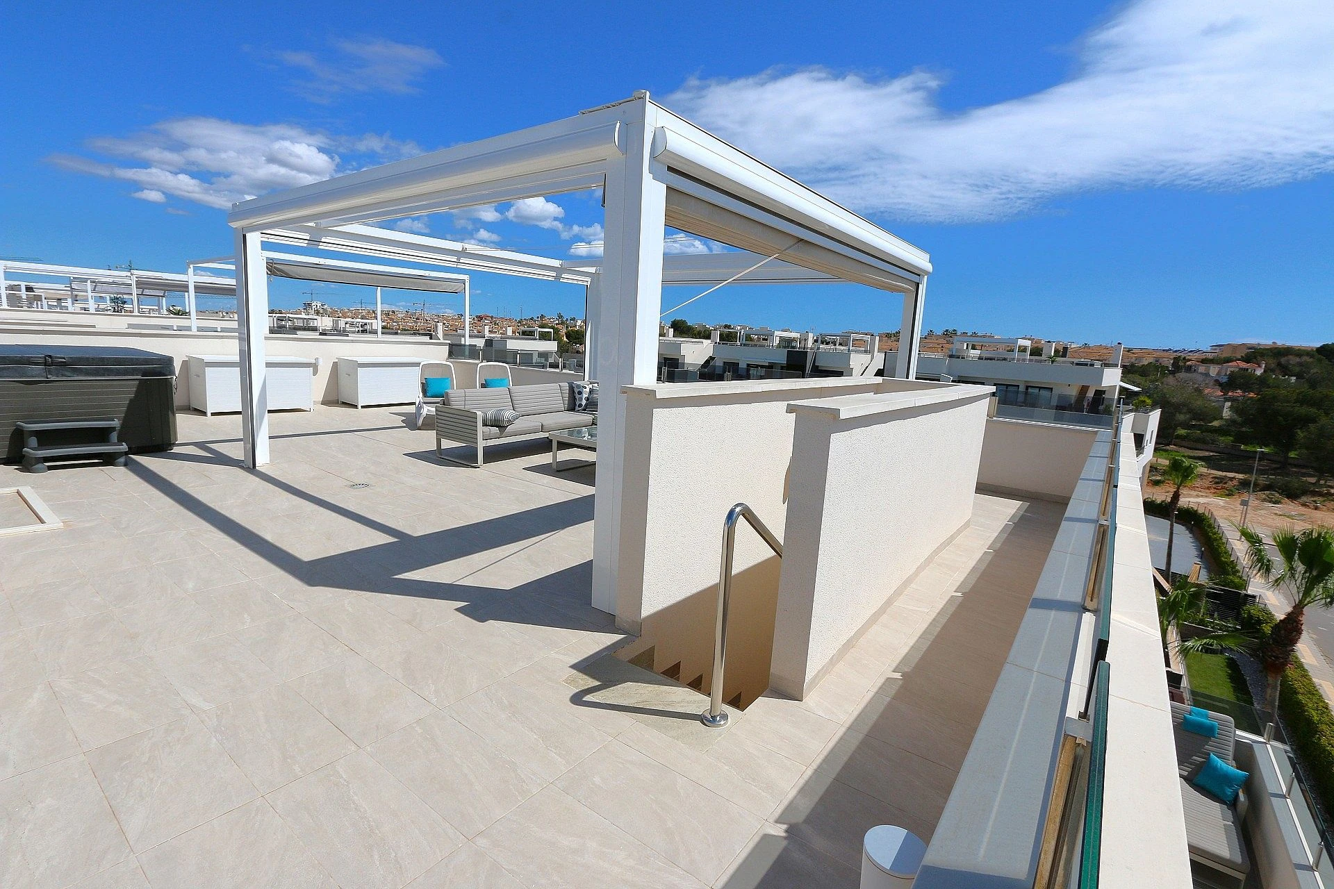 Penthouse for sale in Los Altos
