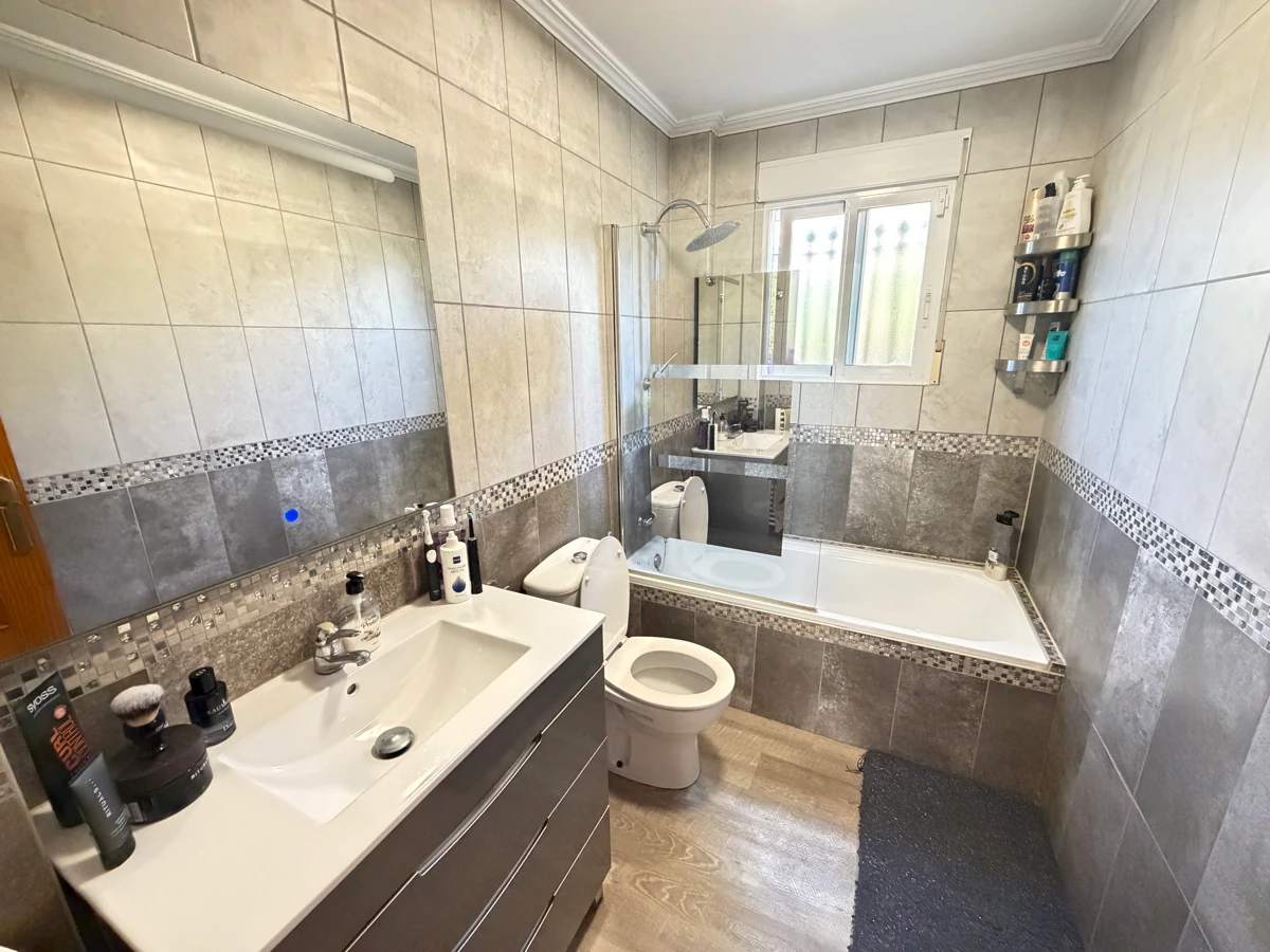 Villa for sale in Villamartin