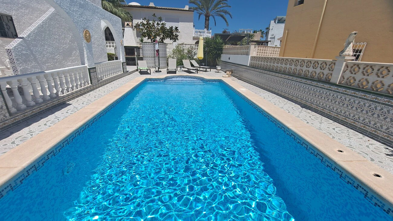 Villa for sale in San Miguel De Salinas