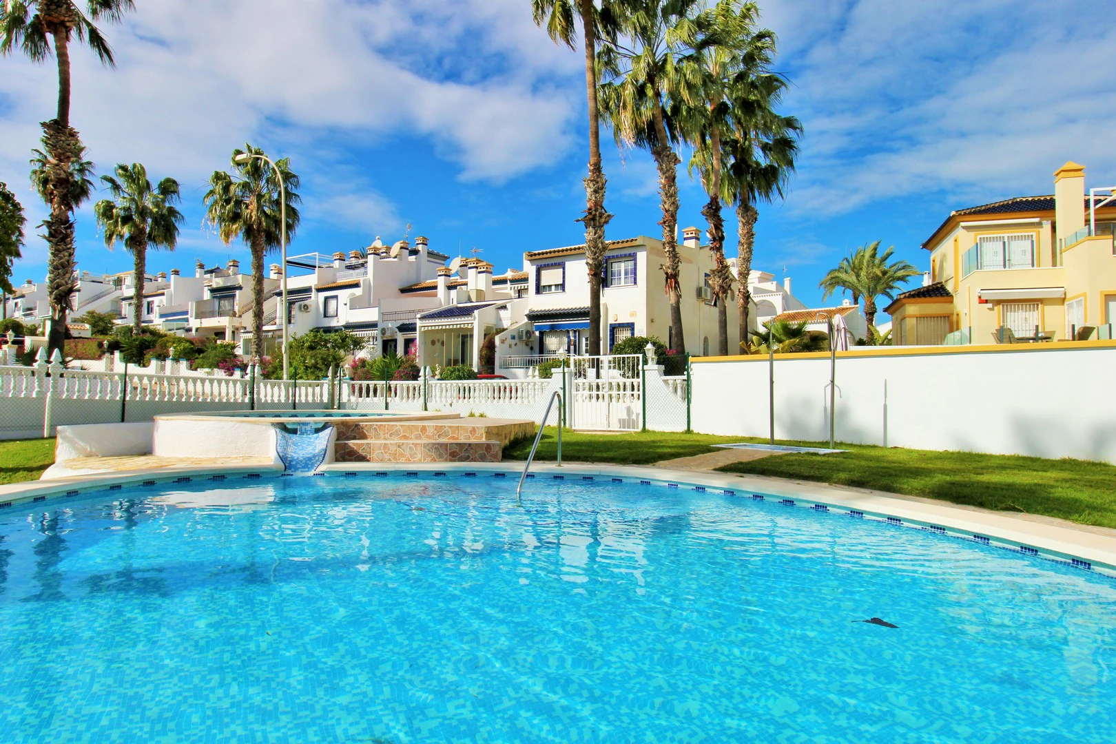 Terraced house for sale in Villamartin