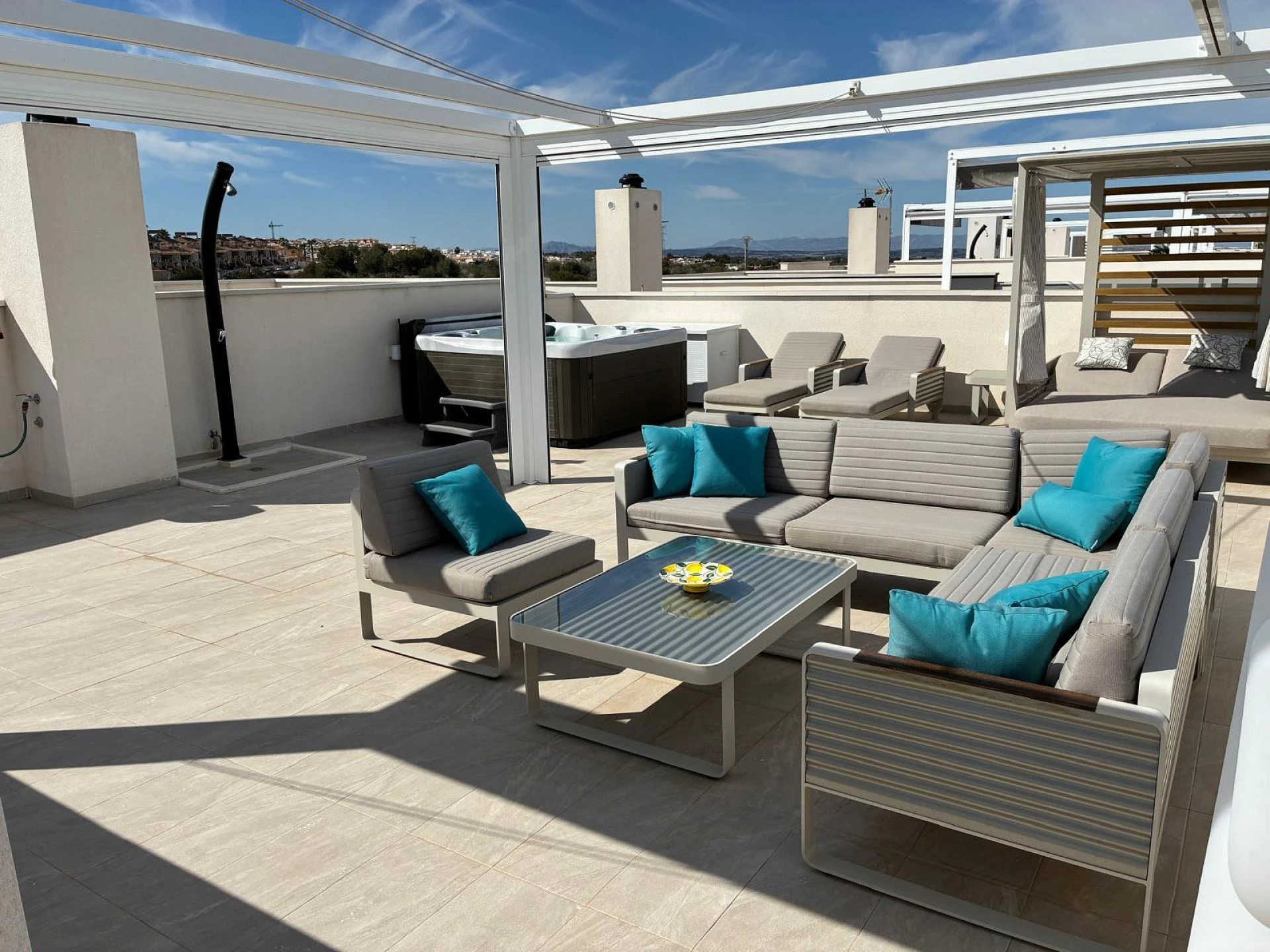 Penthouse for sale in Los Altos