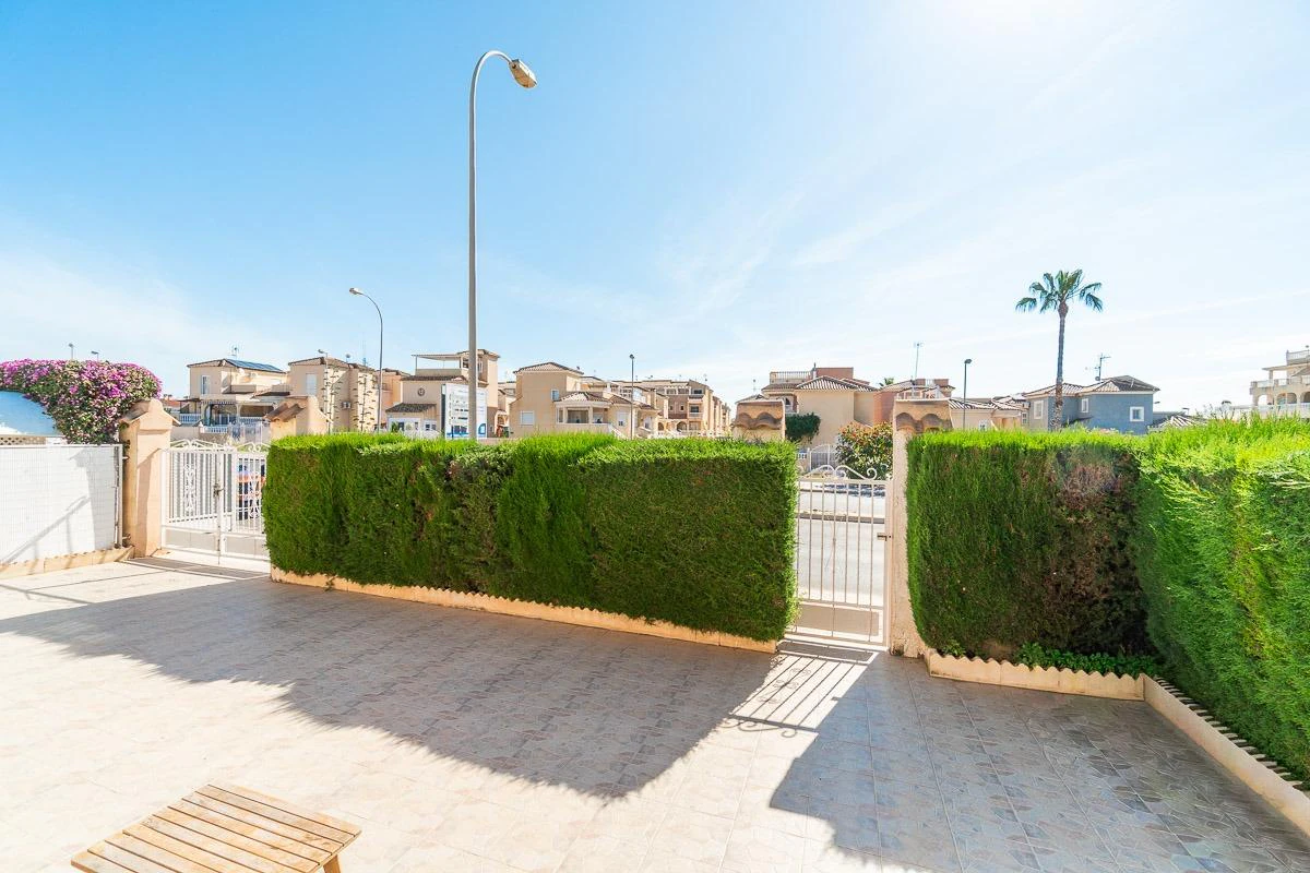 Semi te verkoop in Orihuela Costa