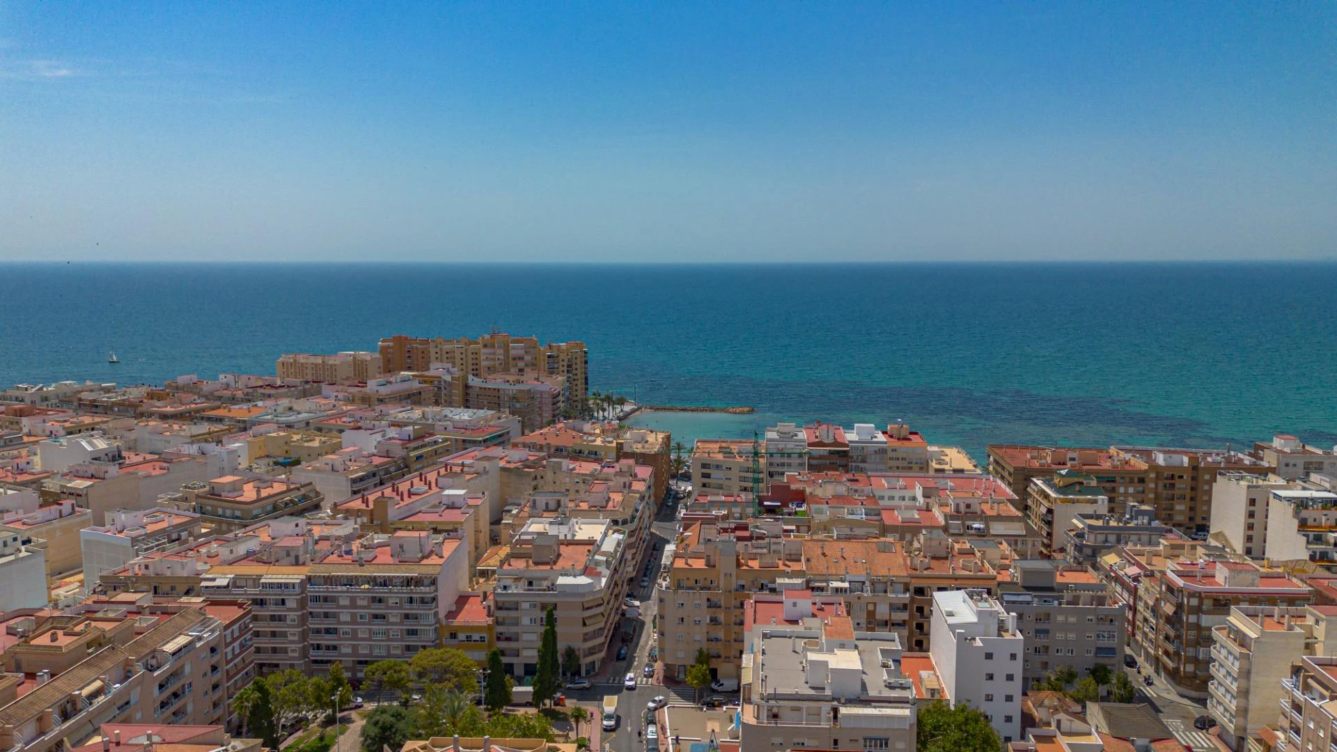 SPECTACULAR 3 bedroom 2 bathroom apartment 250m from Playa del Cura