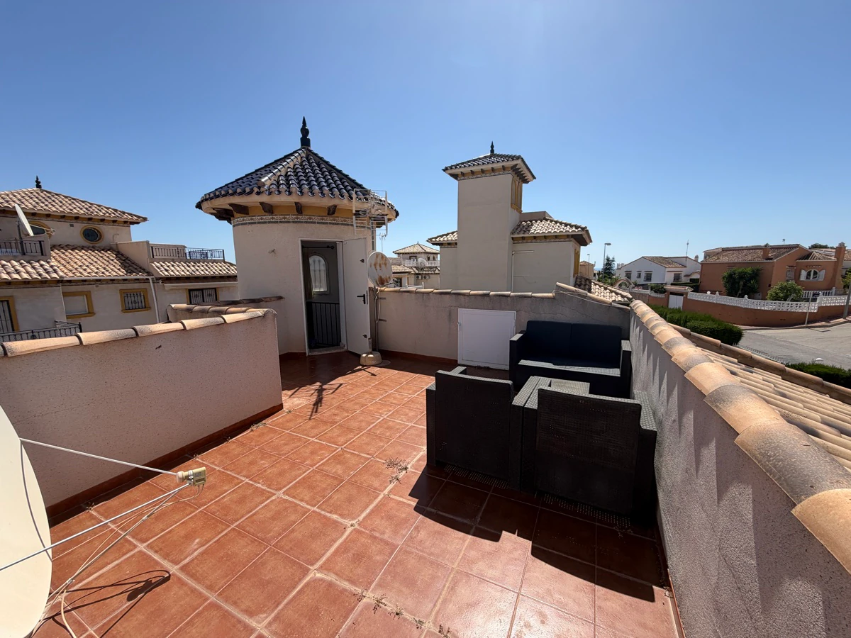 Villa for sale in Villamartin