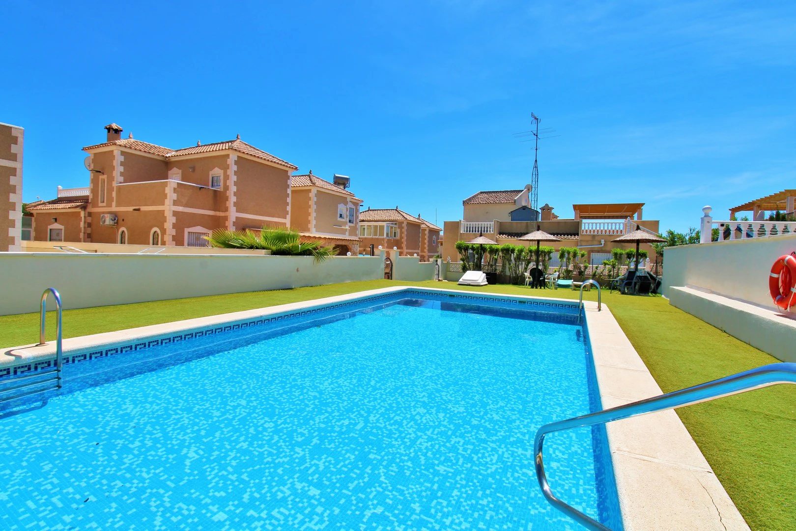 Terraced house for sale in Villamartin