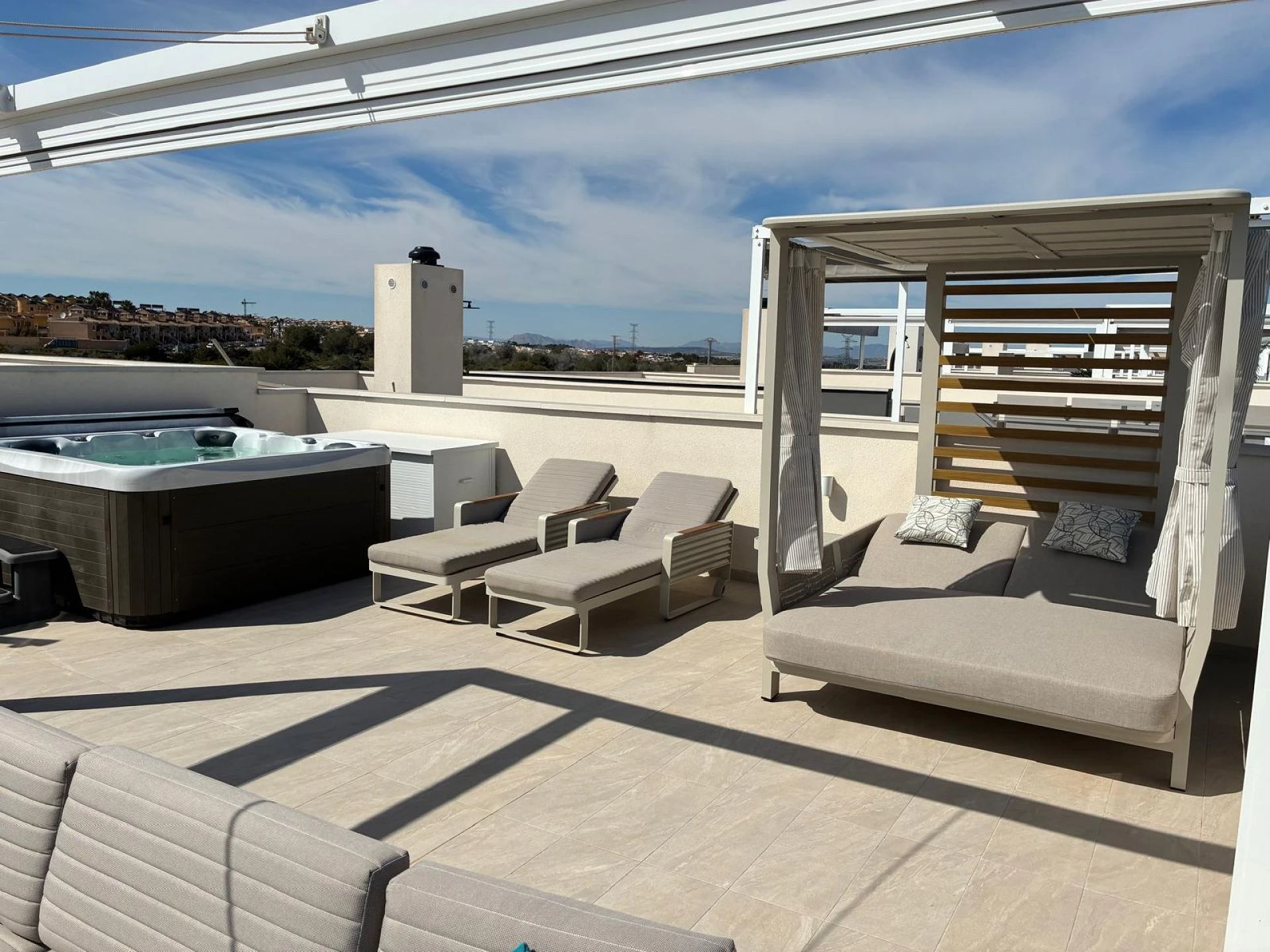 Penthouse for sale in Los Altos