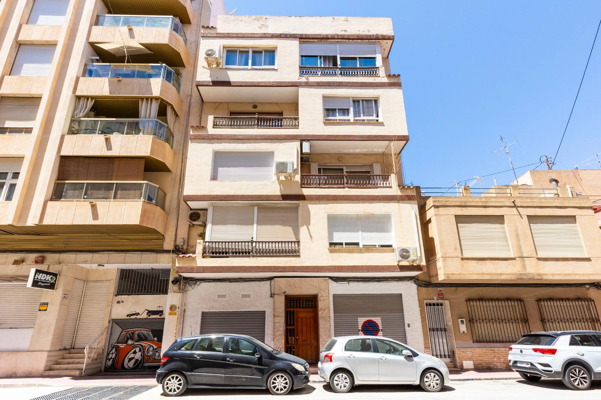 Strategisk beliggenhet og stort verdipotensial i sentrum av Torrevieja.
