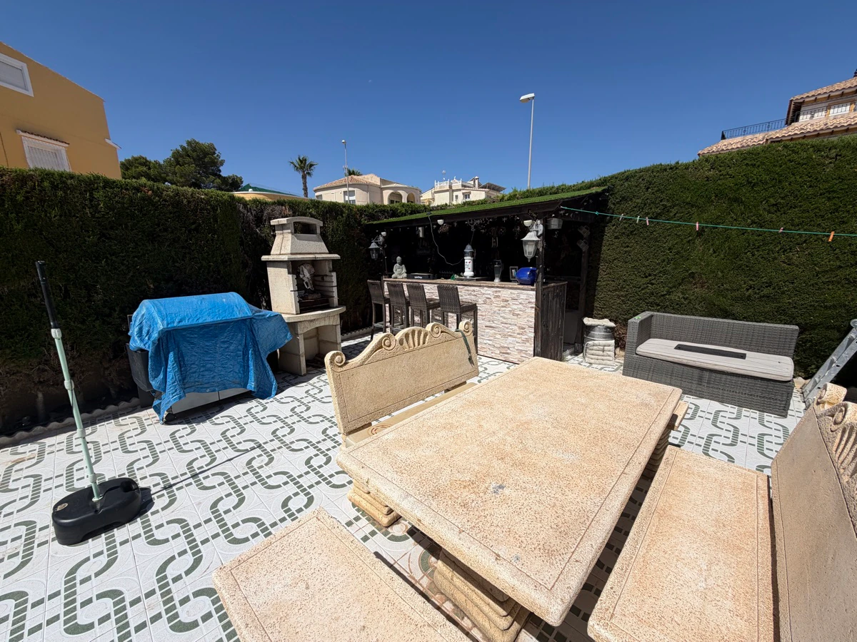 Villa for sale in Villamartin