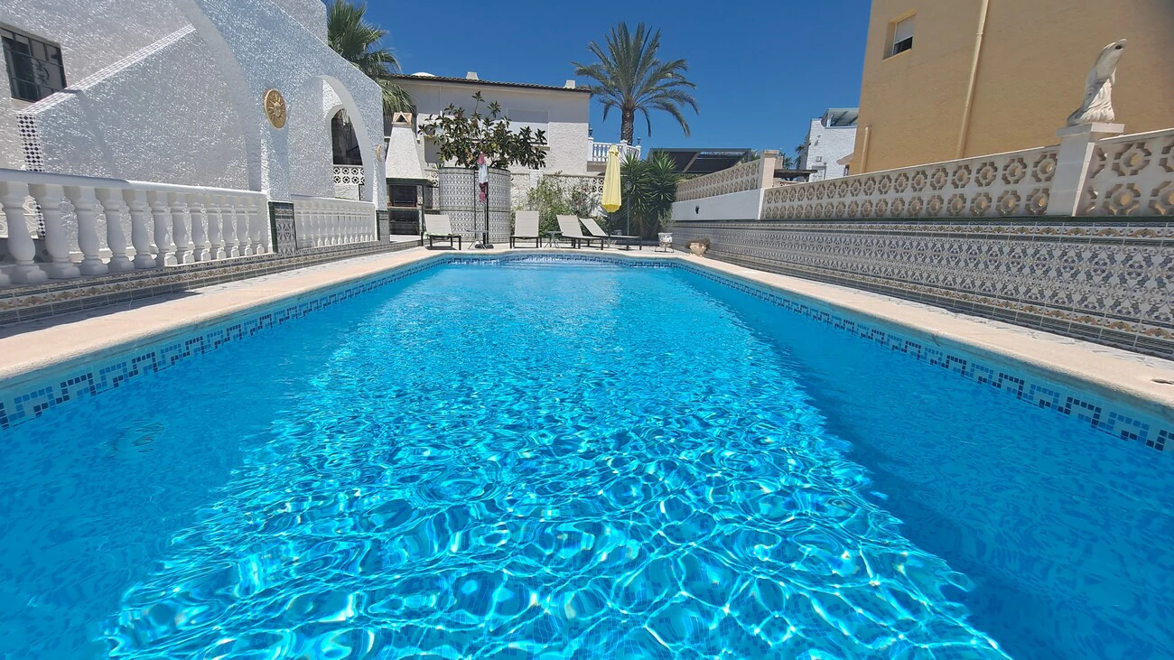 Villa for sale in San Miguel De Salinas