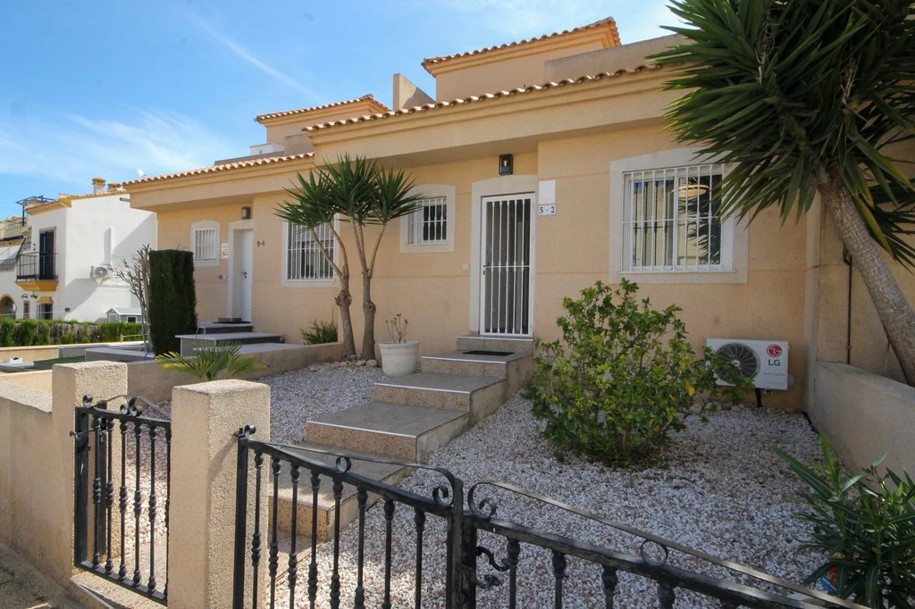 Terraced house for sale in Orihuela Costa