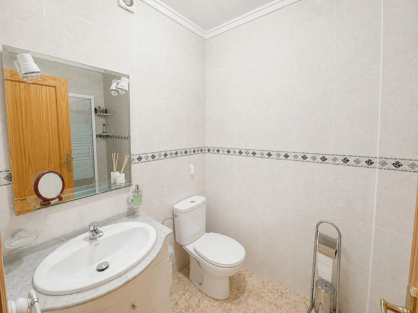 Penthouse opportunity with 3 bedrooms, 2 bathrooms and pool