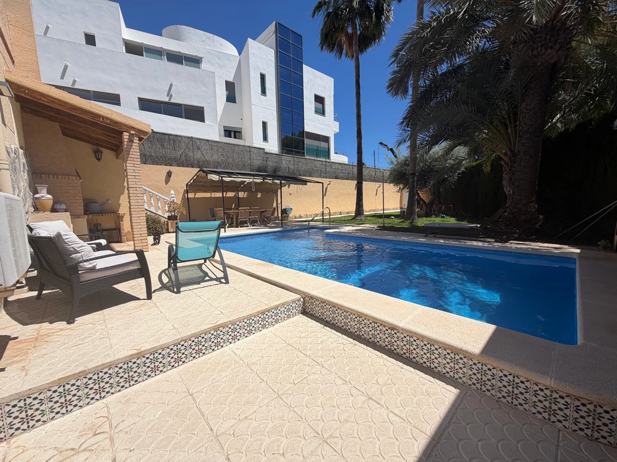 Villa te verkoop in Los Balcones