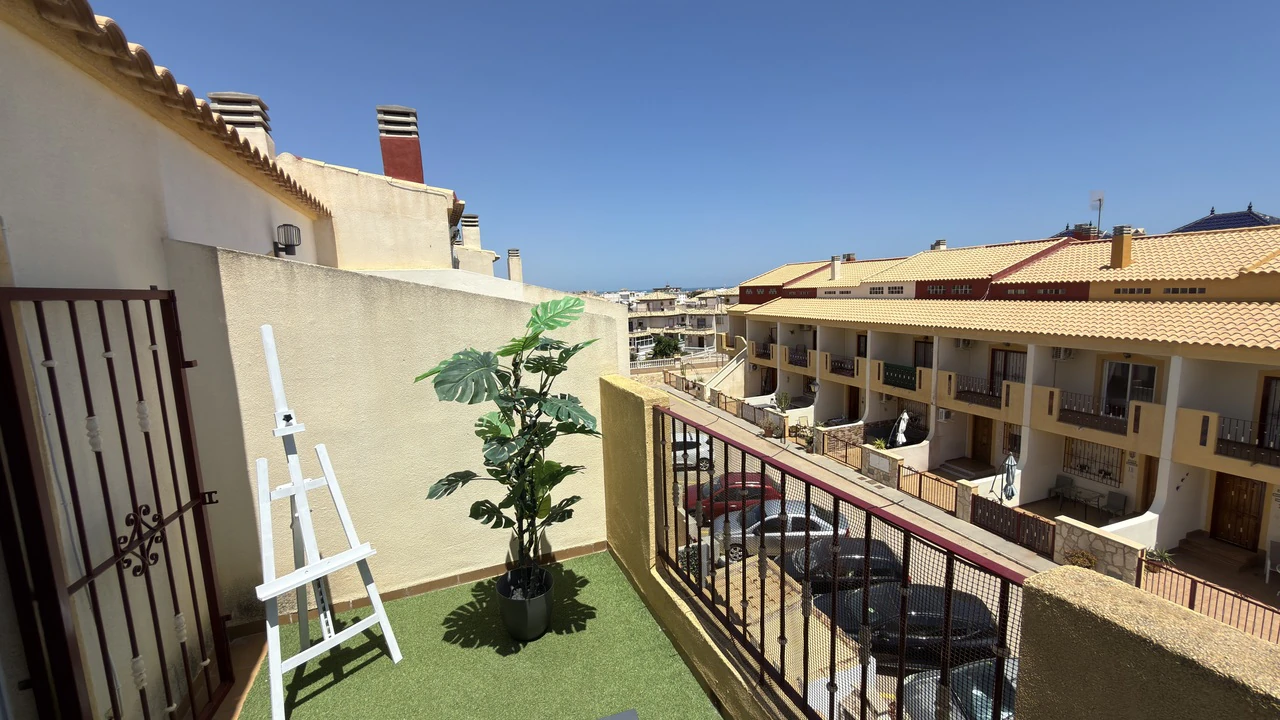 Casa adosada en venta en La Zenia
