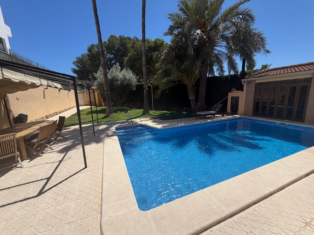 Villa te verkoop in Los Balcones