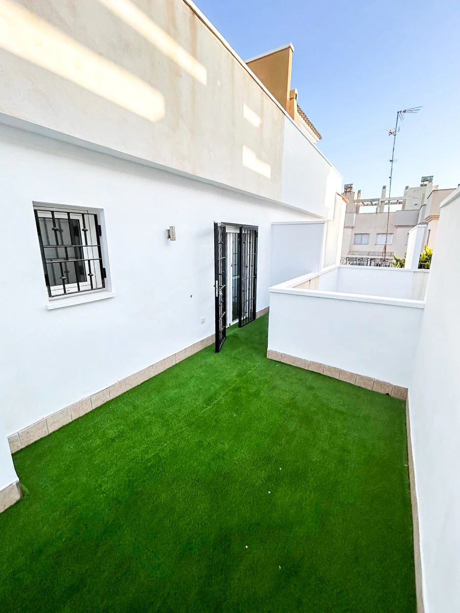 Terraced house for sale in Pilar De La Horadada