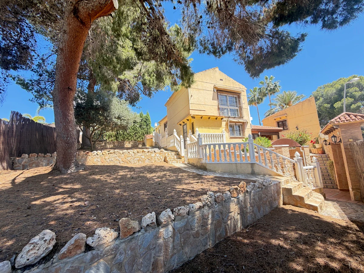 Villa te verkoop in Los Balcones