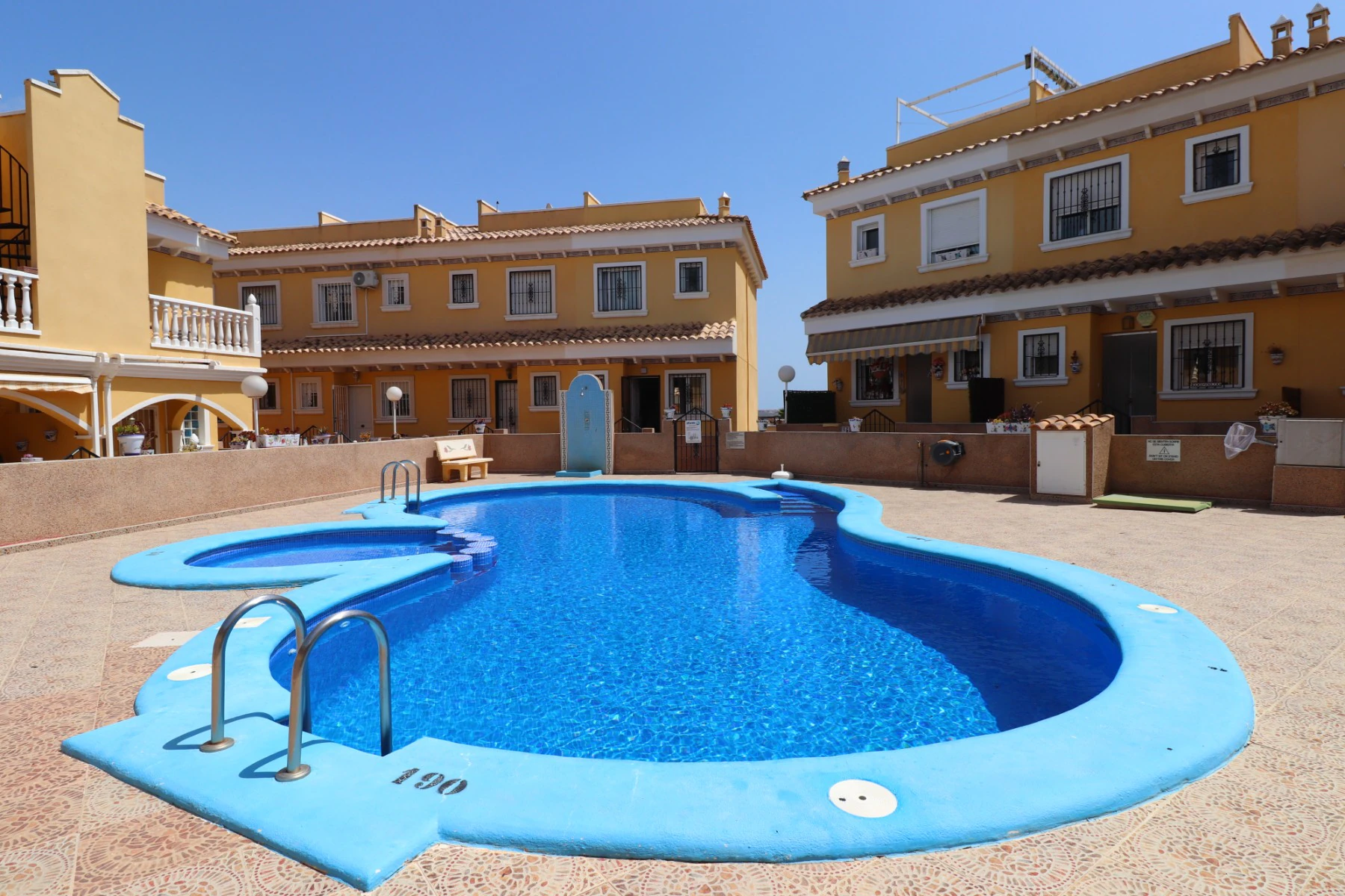 Terraced house for sale in Algorfa
