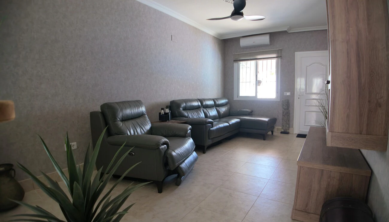 Terraced house for sale in Villamartin