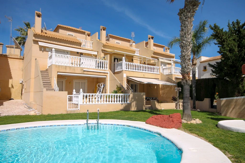 Terraced house for sale in Orihuela Costa
