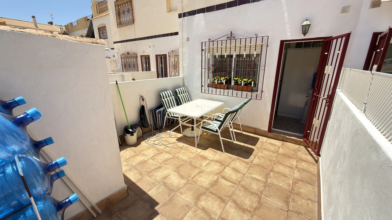 Casa adosada en venta en La Zenia