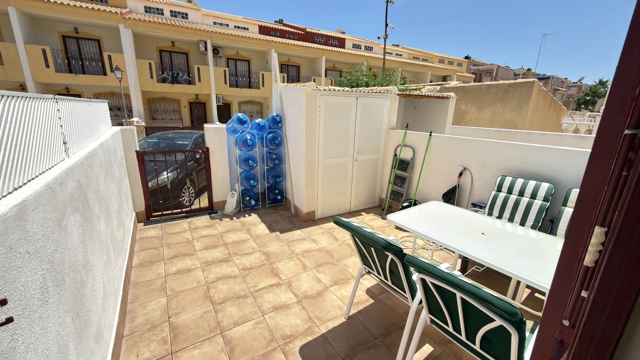 Casa adosada en venta en La Zenia