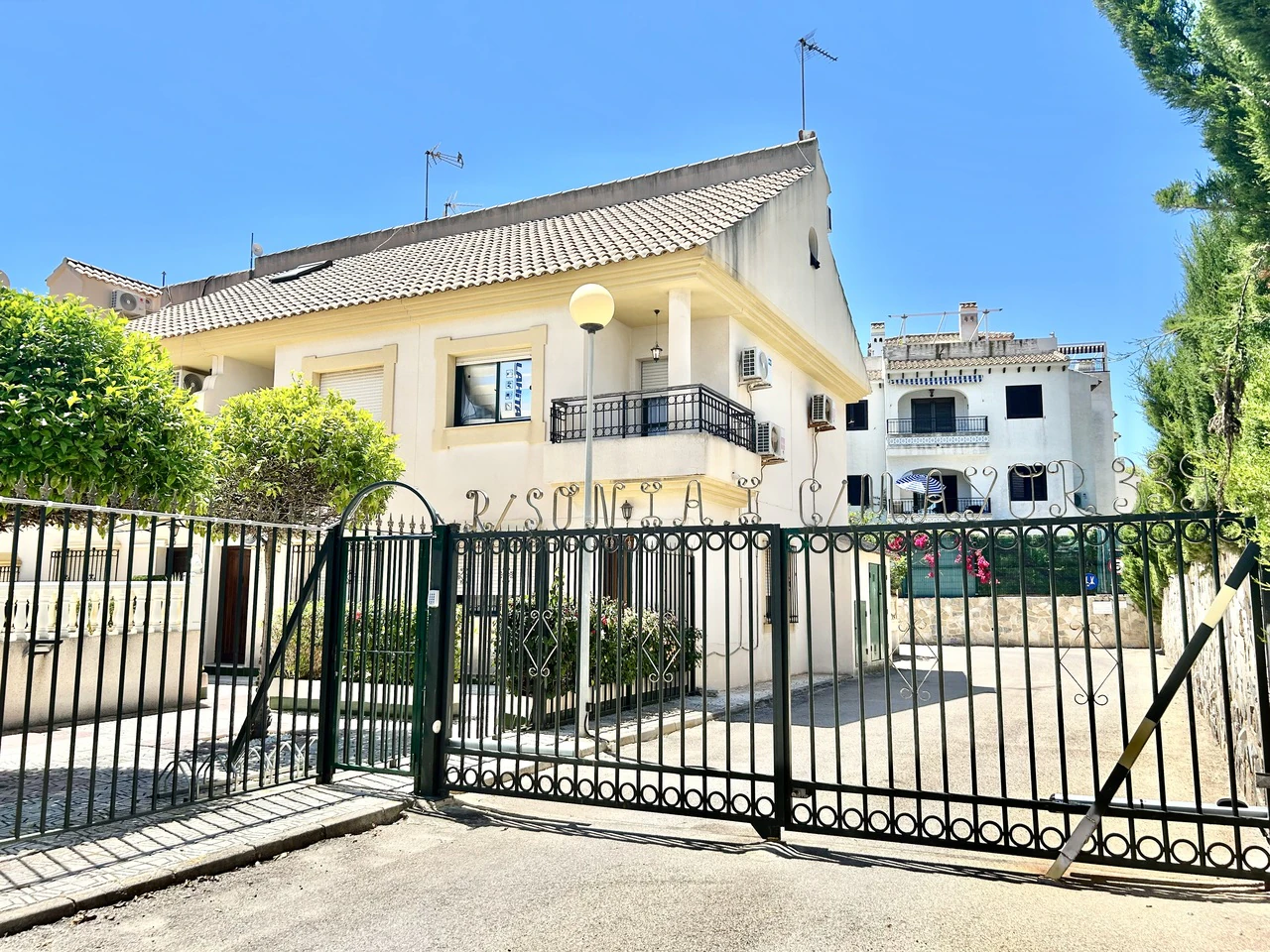 Casa adosada en venta en La Zenia