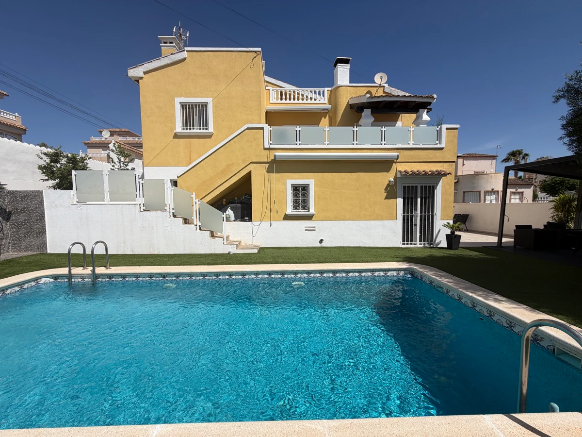 Villa till försäljning i Villamartin