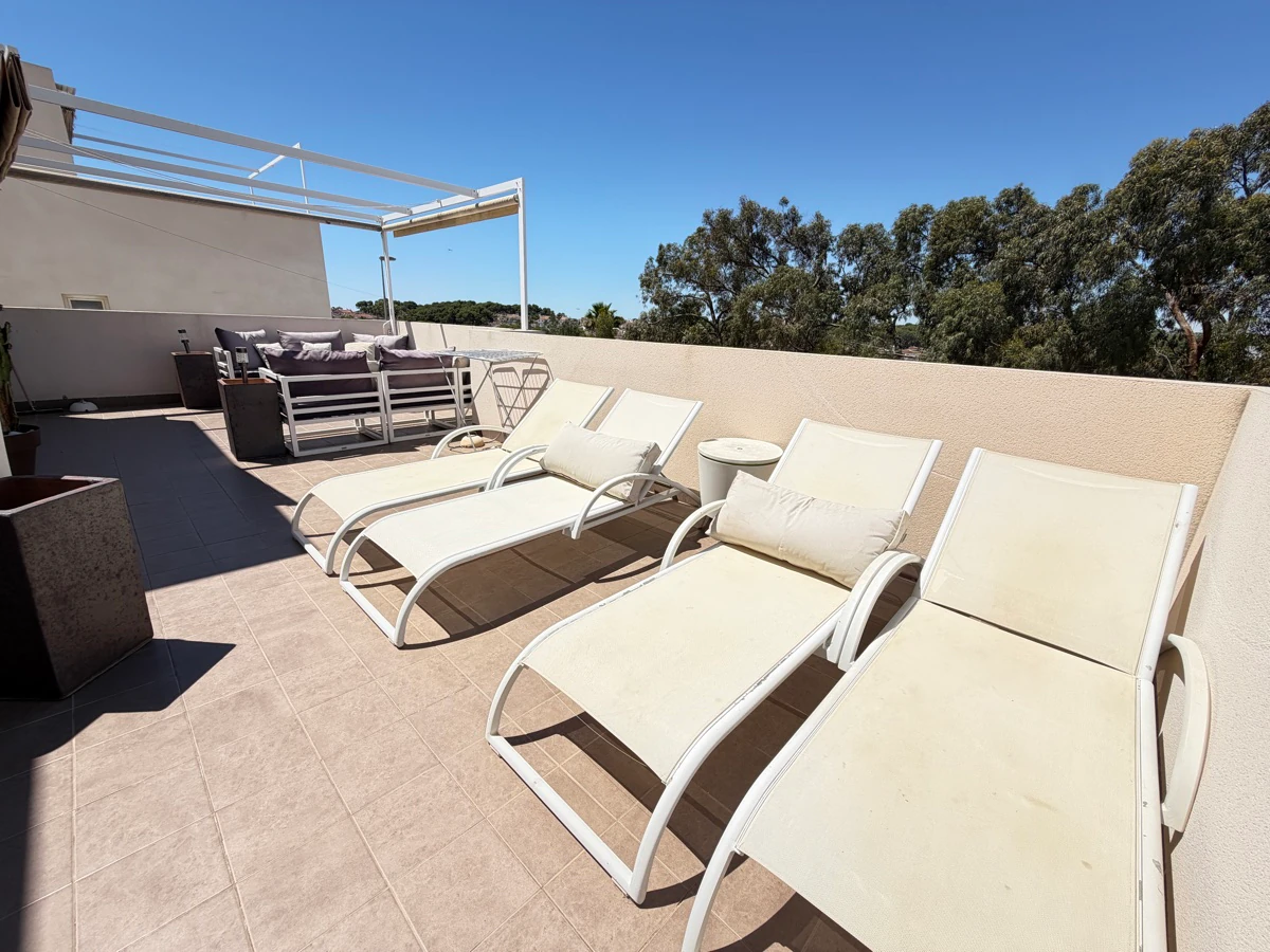 Villa till försäljning i Mil Palmeras