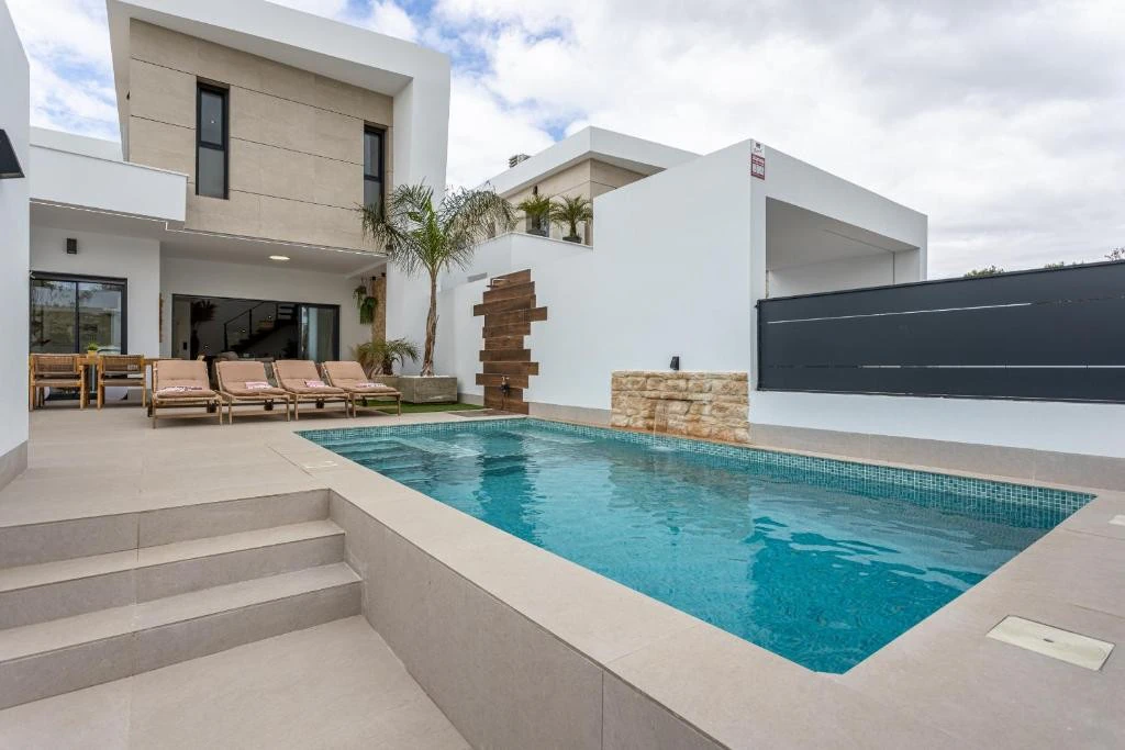 Villa à la vente à Dolores