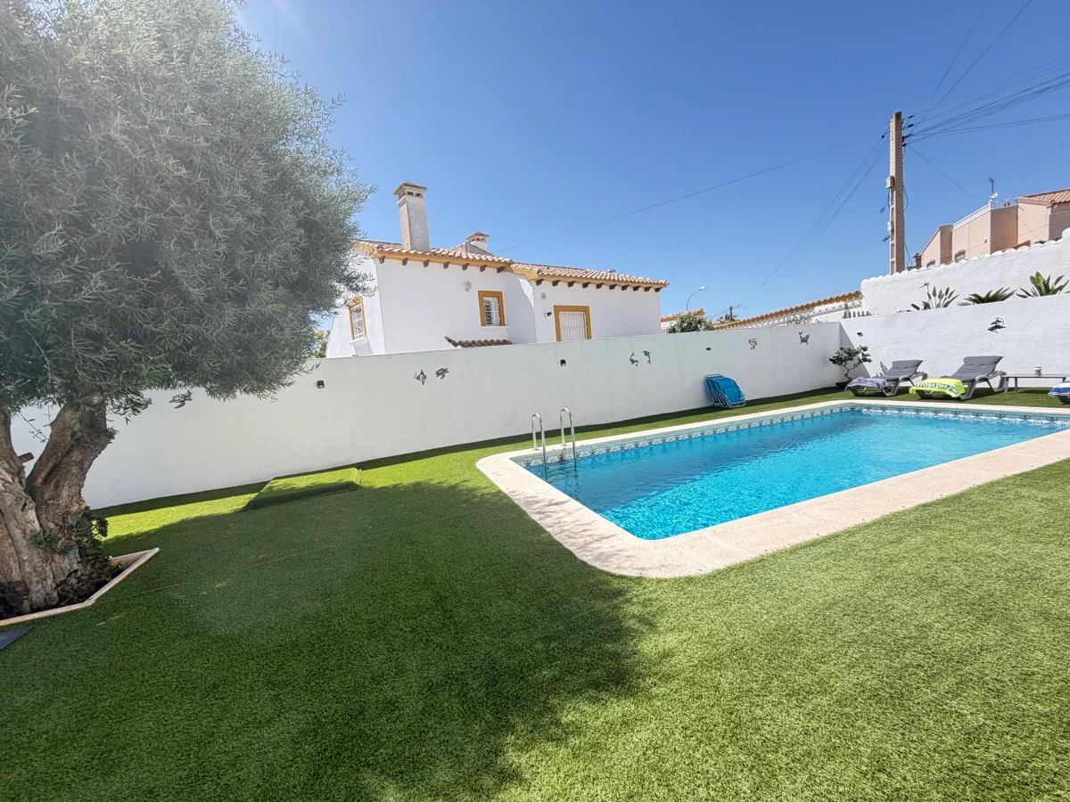 Villa till försäljning i Villamartin