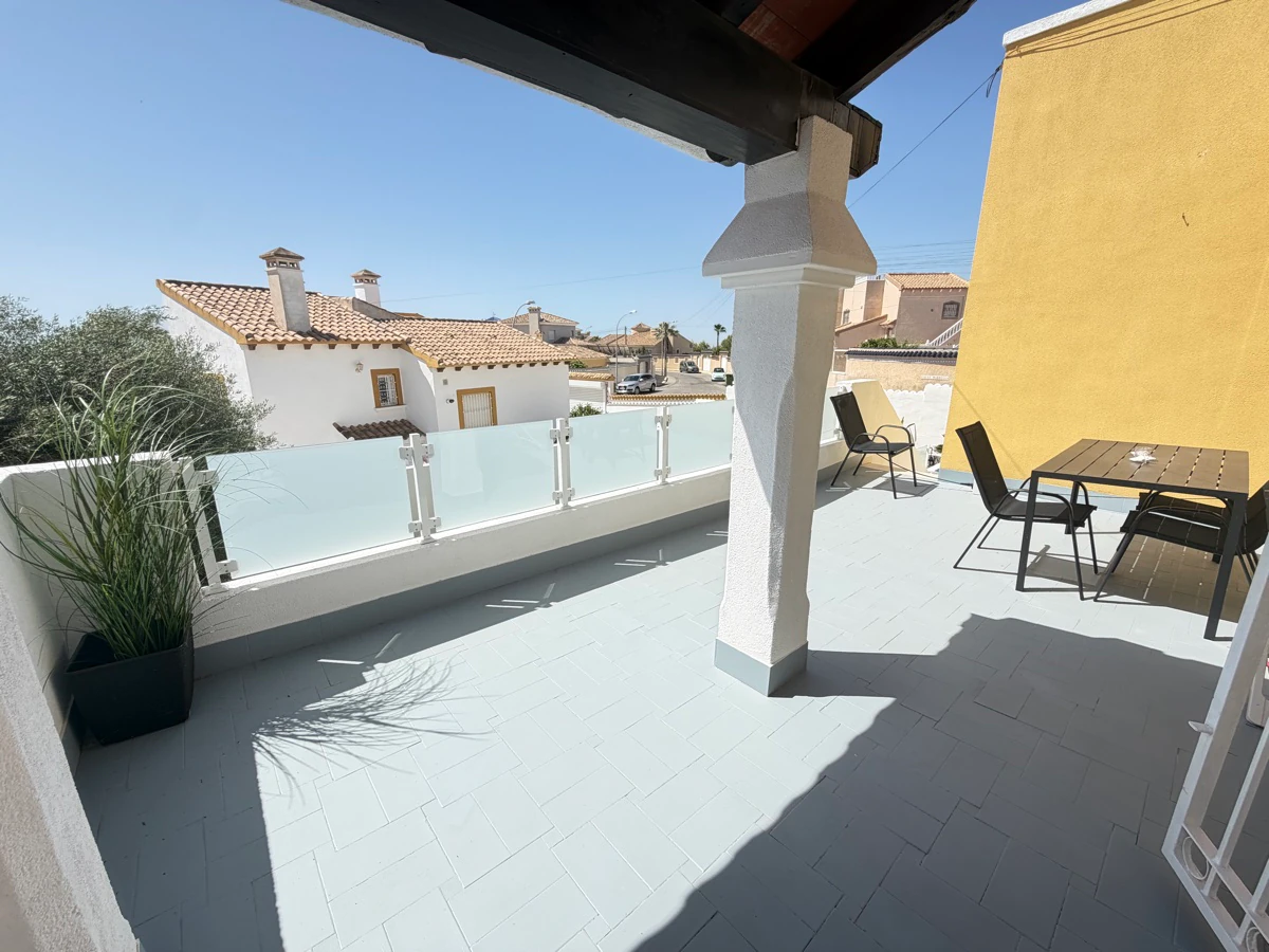 Villa till försäljning i Villamartin